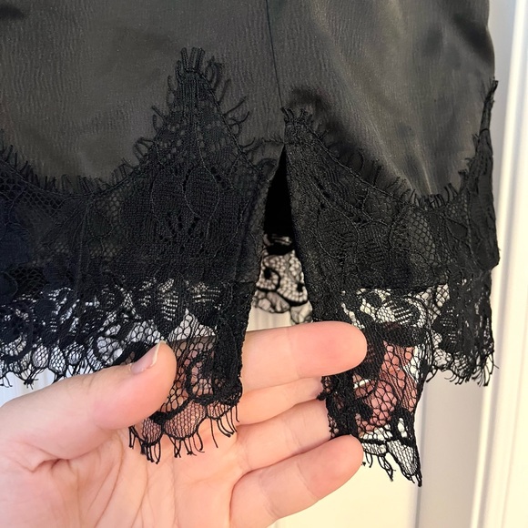 Urban Outfitters - Elegant Black Lace Trim Skirt - Picture 3 of 5